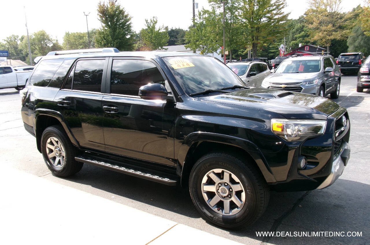 Used 2016 Toyota 4Runner Trail AWD/4WD image 2