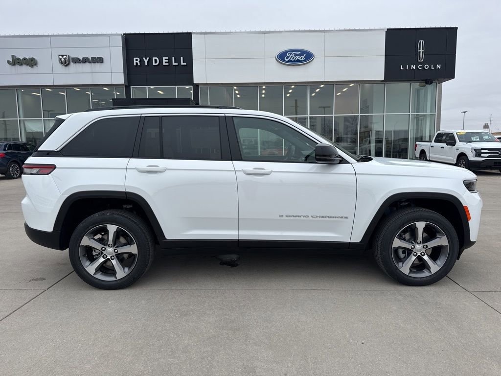 New 2026 Jeep Grand Cherokee Limited AWD/4WD image 2
