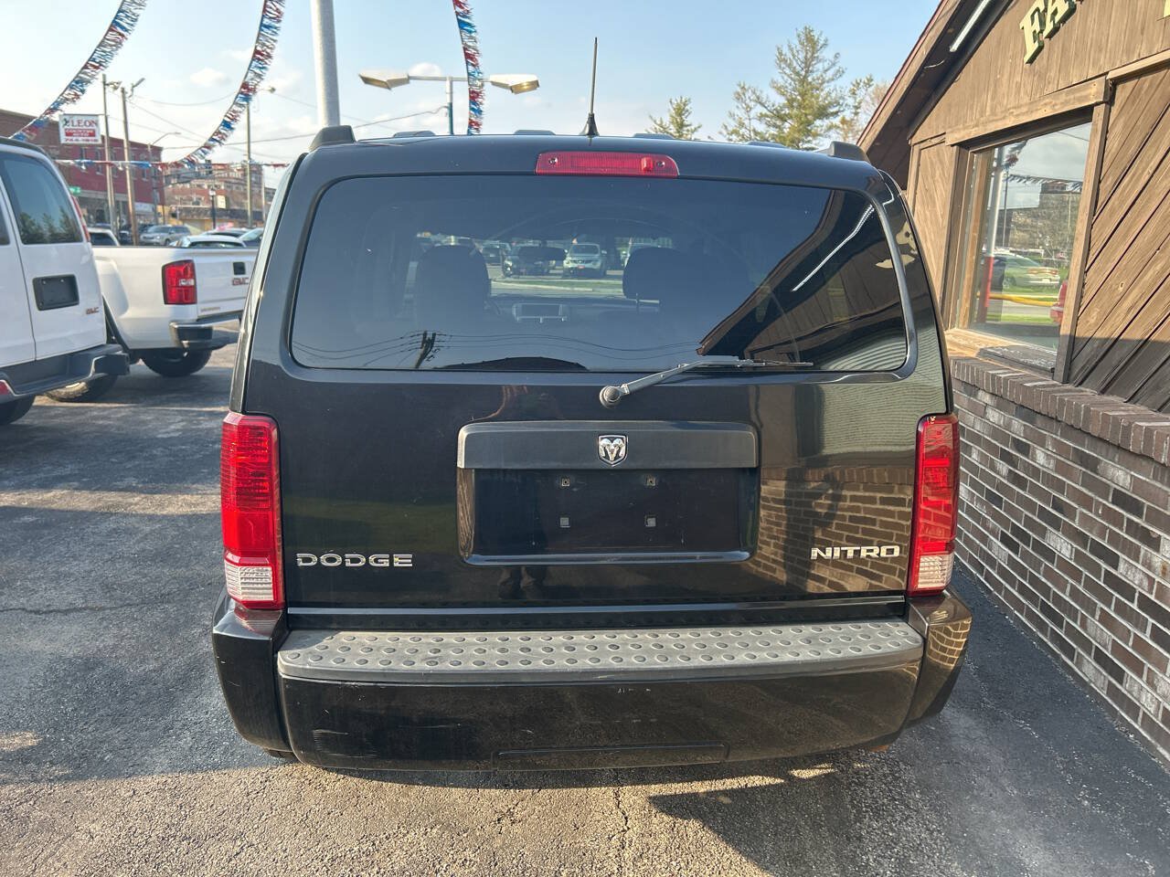 Used 2011 Dodge Nitro Heat AWD/4WD image 3