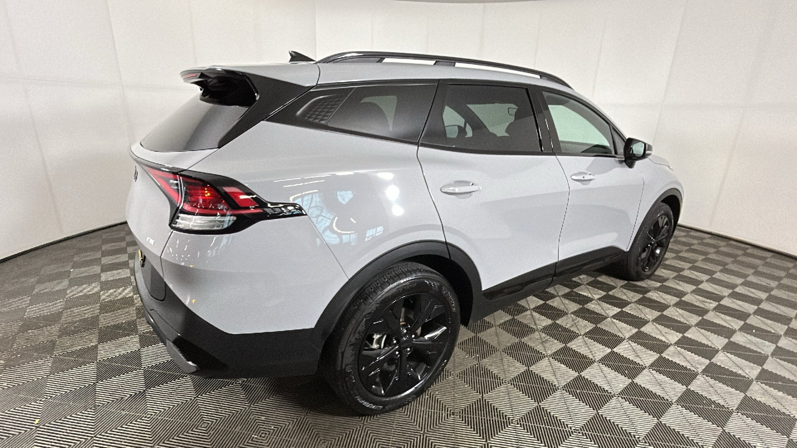 Used 2025 Kia Sportage X-Line AWD/4WD image 3