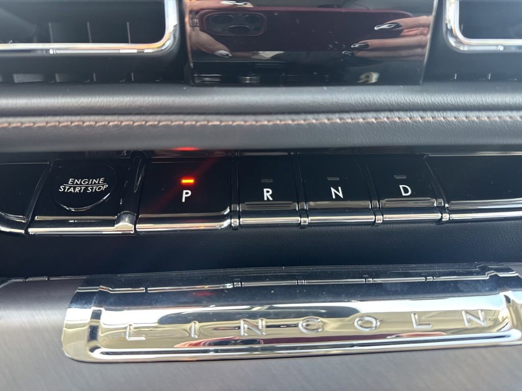 New 2026 Lincoln Aviator AWD image 16