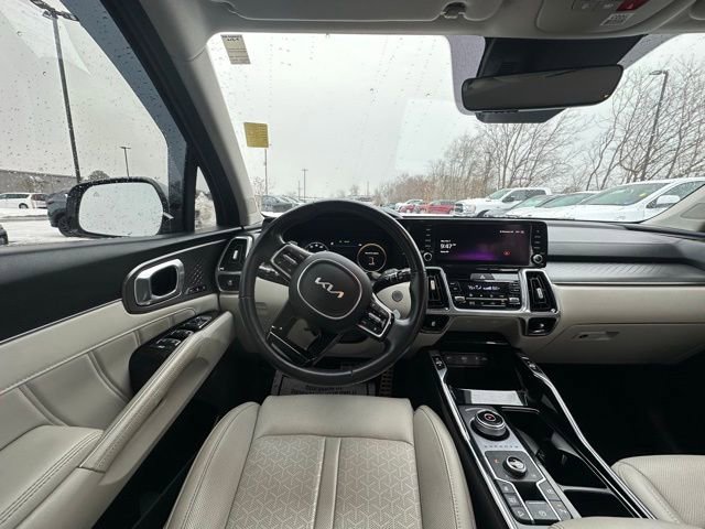 Used 2023 Kia Sorento SX Prestige image 16