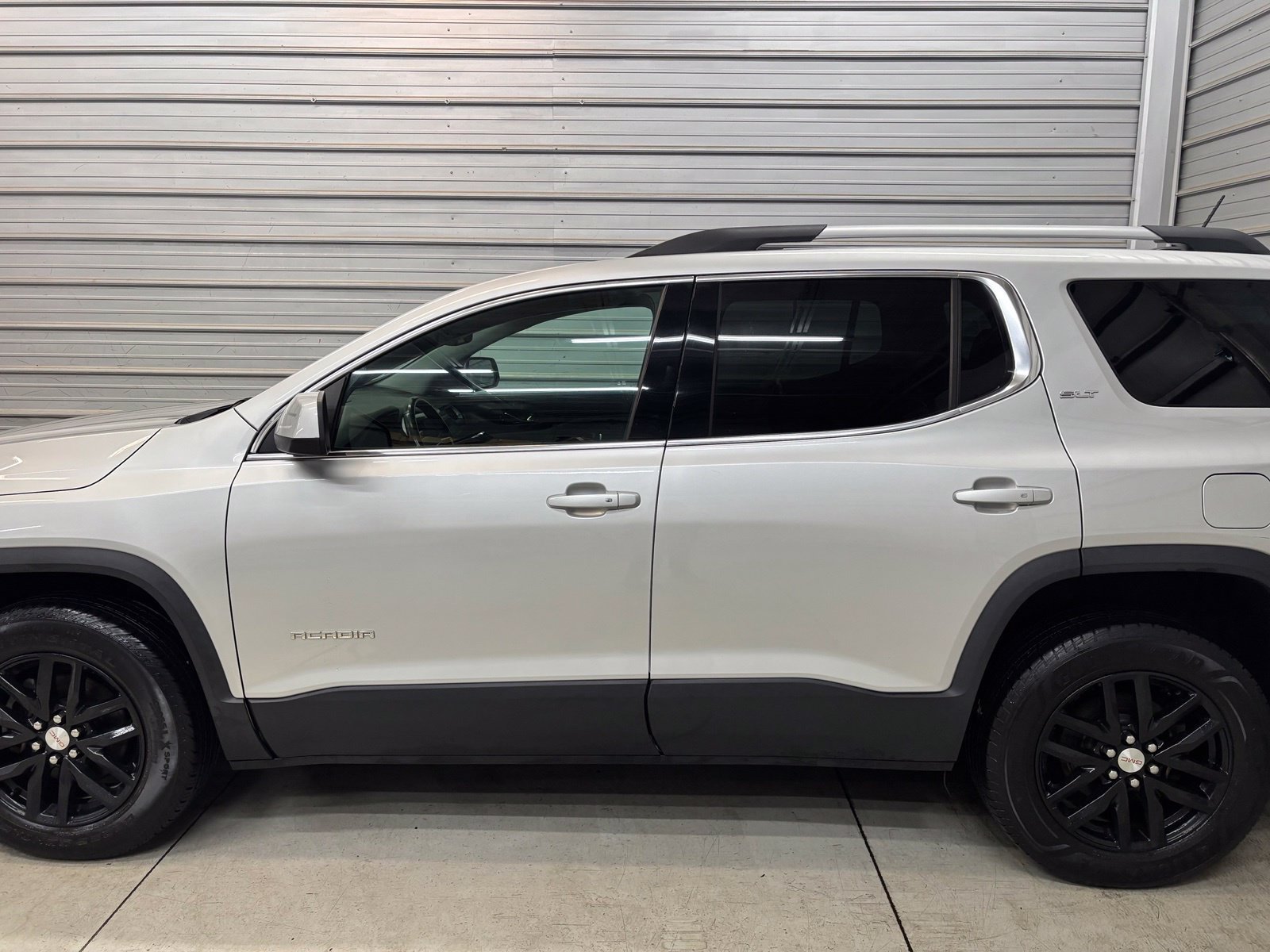 Used 2018 GMC Acadia SLT AWD/4WD image 9
