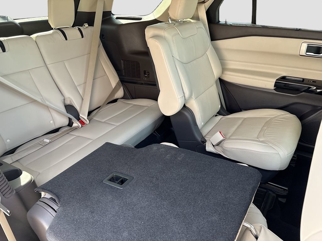 Used 2023 Ford Explorer Platinum w/ Technology Package image 30