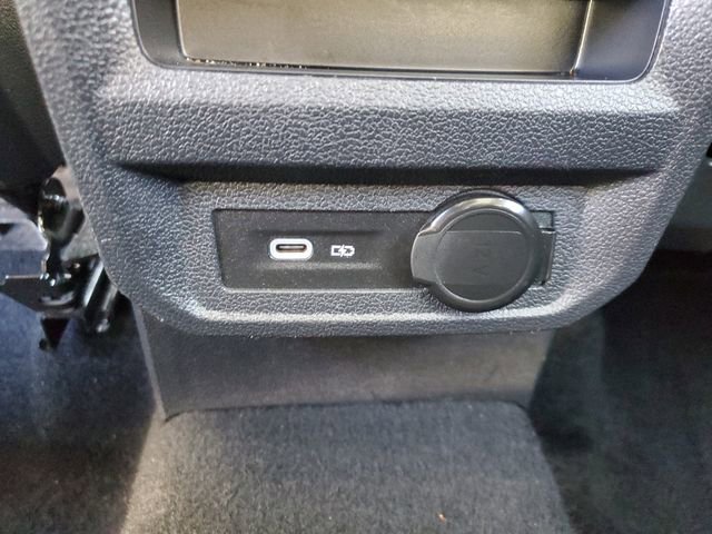 Used 2024 Volkswagen Tiguan SE image 12