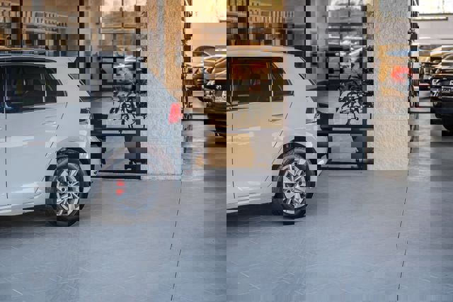 Used 2016 Volkswagen Golf S image 52