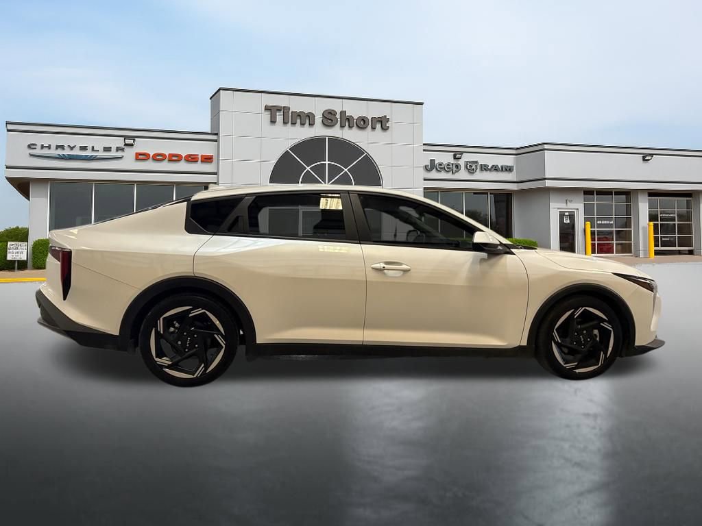 Used 2025 Kia K4 EX image 6