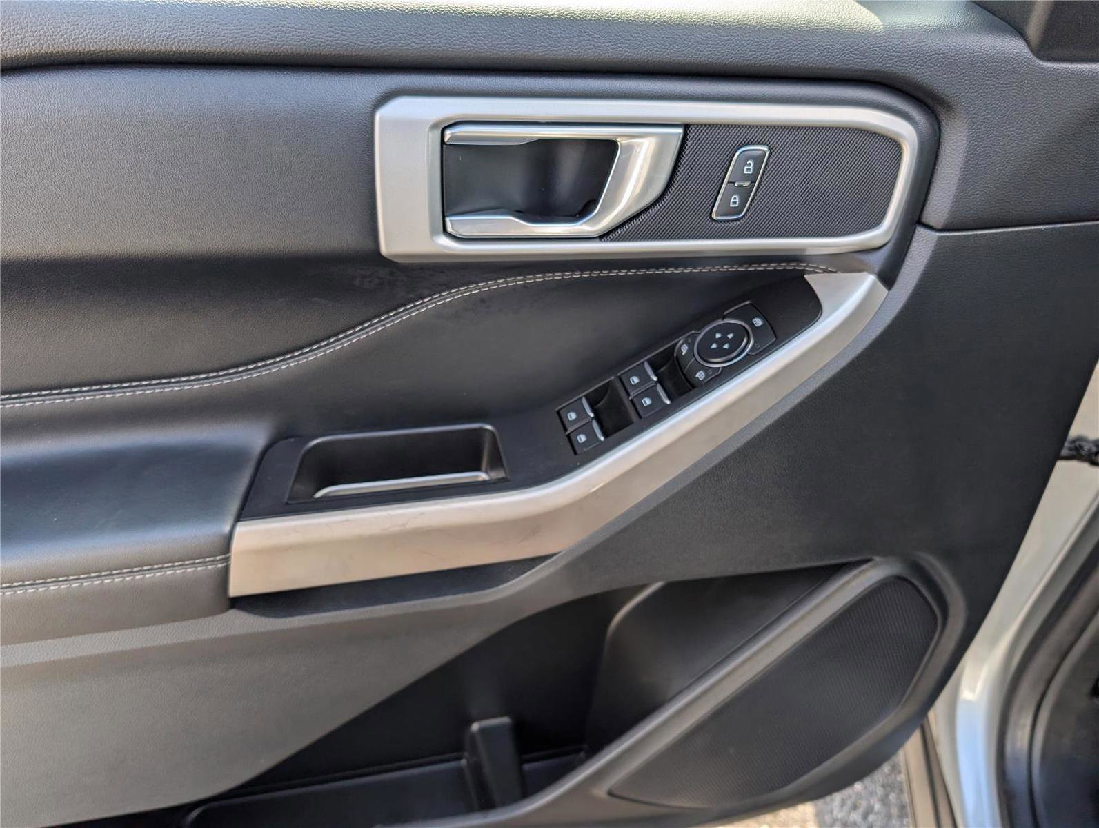 Used 2022 Ford Explorer XLT w/ Equipment Group 202A image 22