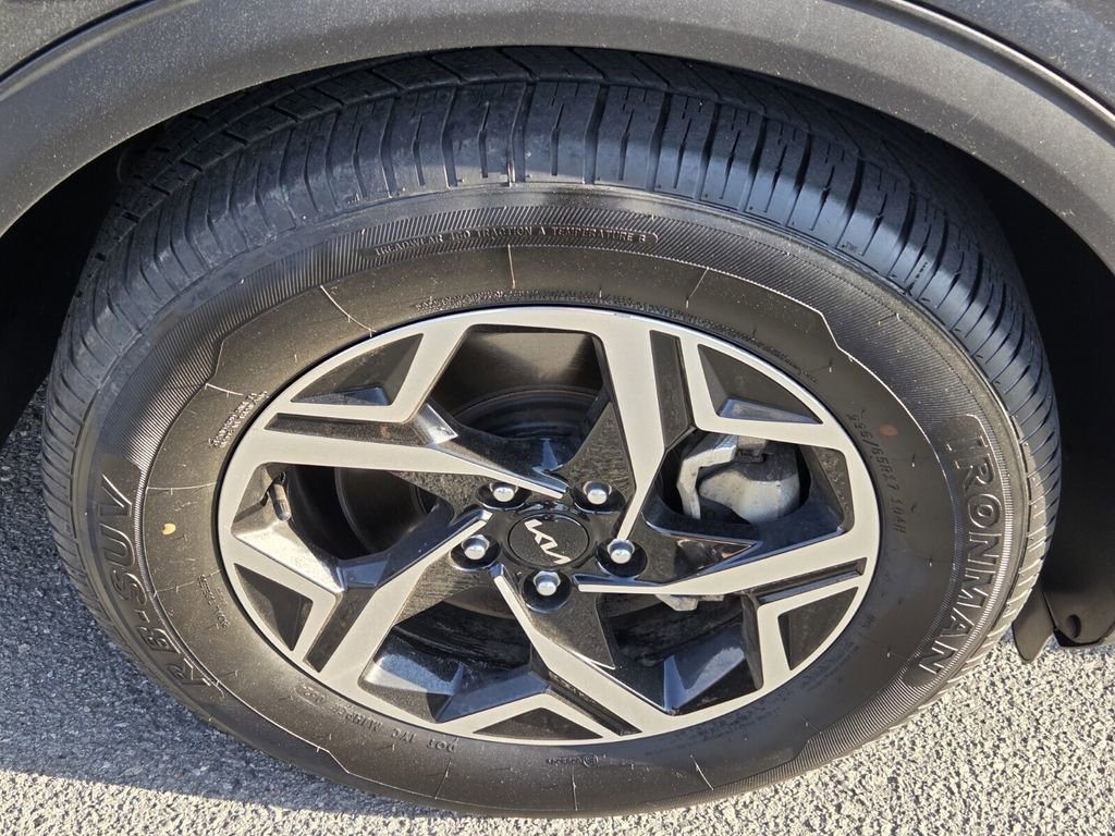 Used 2024 Kia Sportage LX image 10