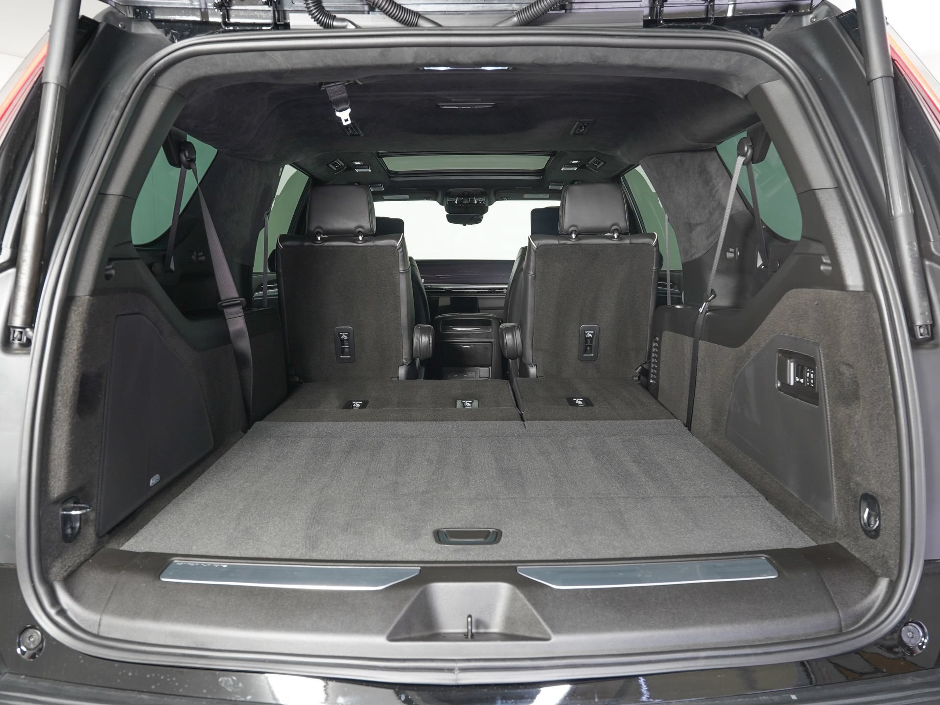 Used 2026 Cadillac Escalade ESV V w/ LPO, ONYX Package AWD/4WD image 13