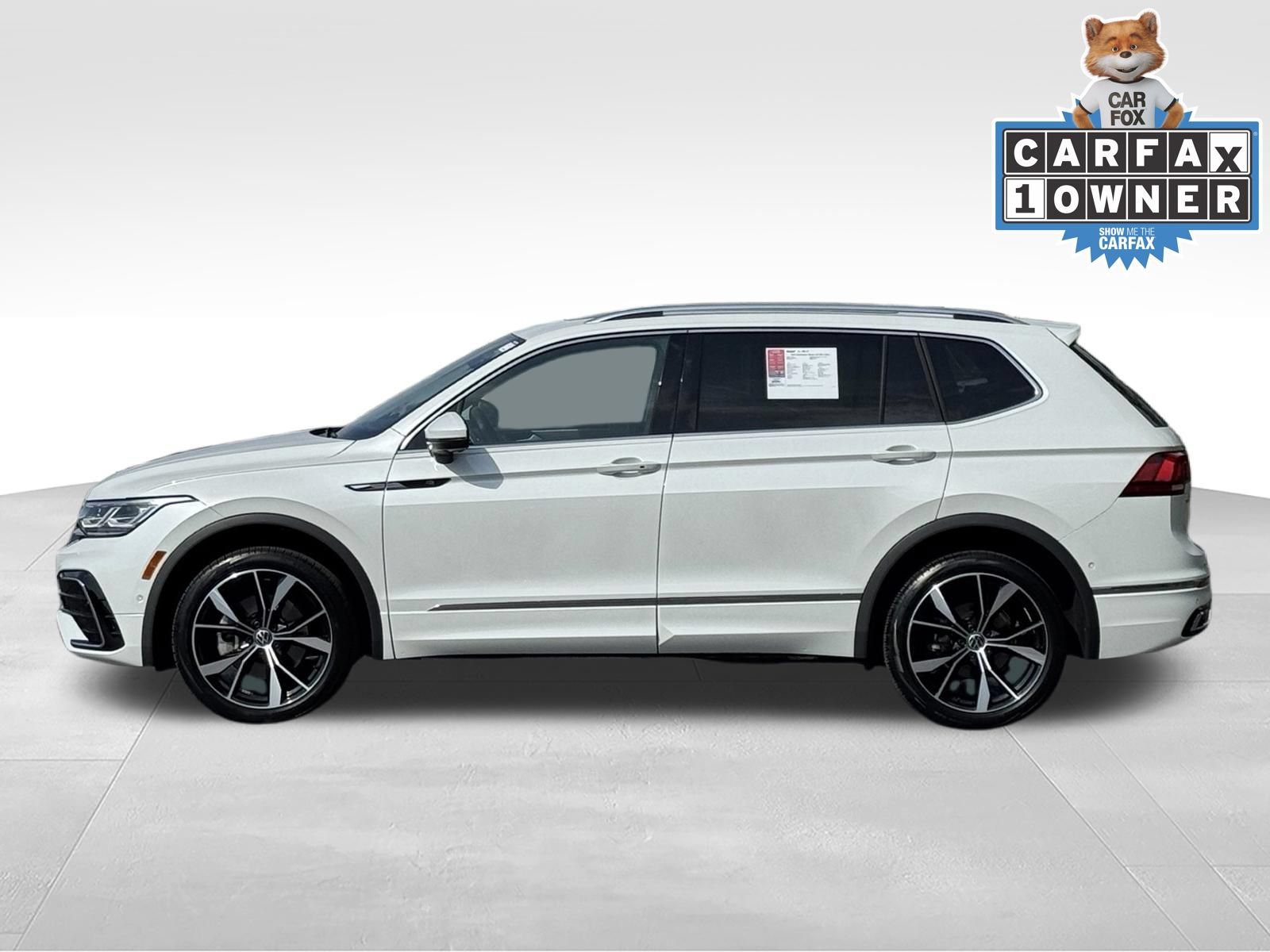 Used 2024 Volkswagen Tiguan SEL R-Line AWD/4WD image 8
