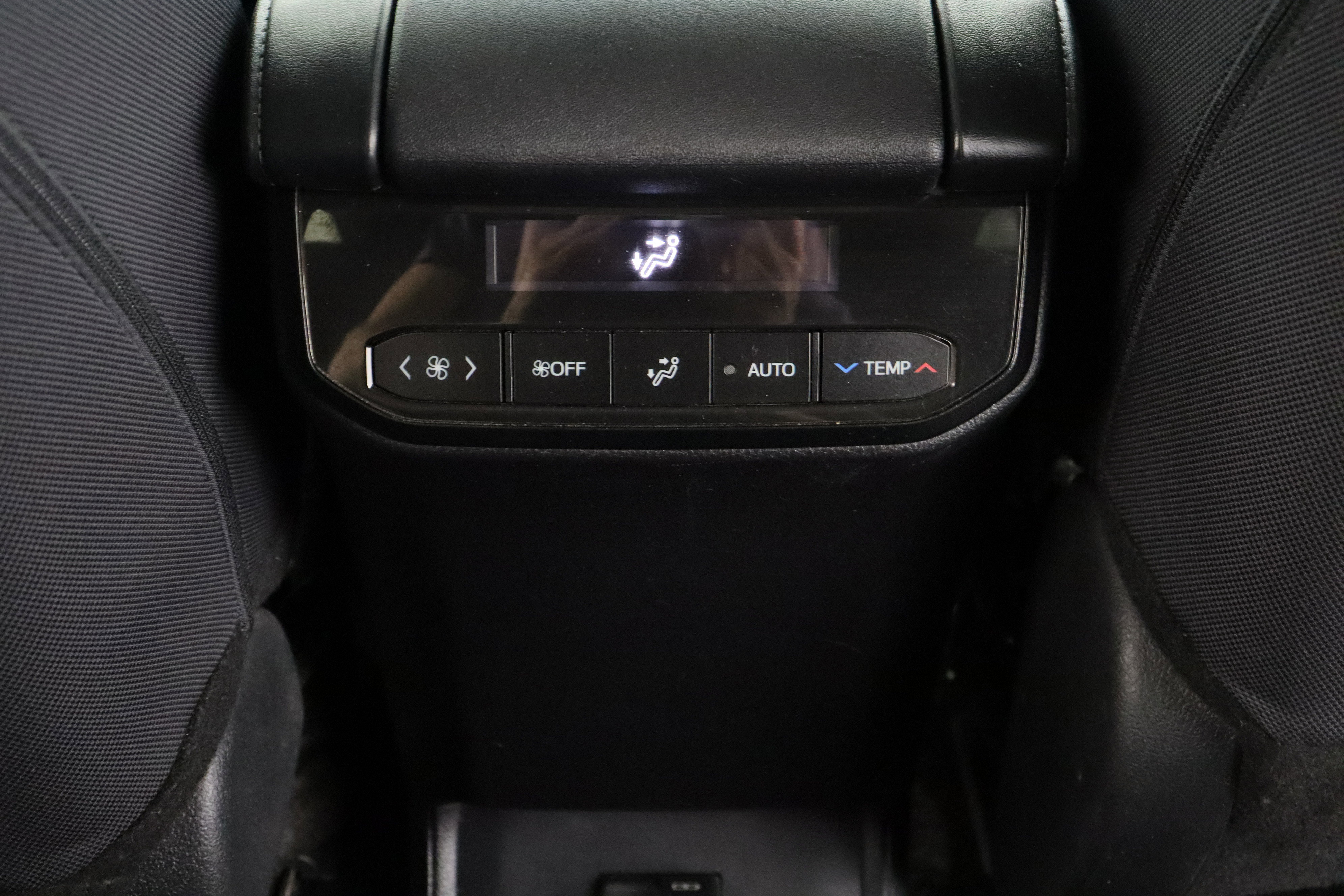 Certified 2025 Toyota Highlander LE image 29