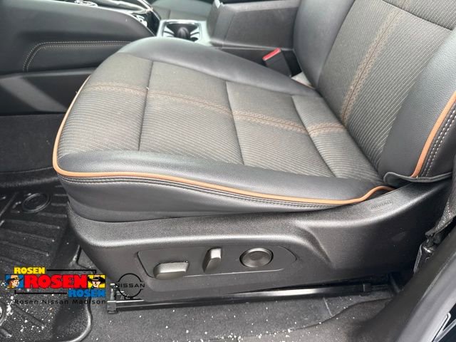 Used 2024 GMC Canyon AT4 w/ Canyon Safety Plus Package AWD/4WD image 11