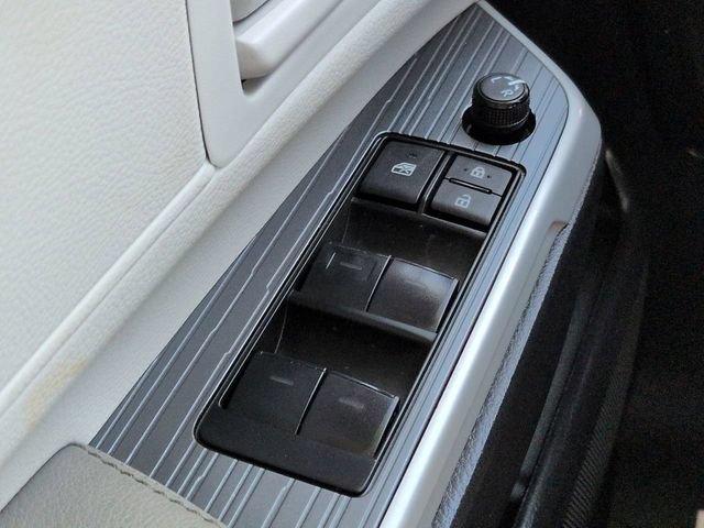 Certified 2026 Toyota Sienna LE FWD image 22