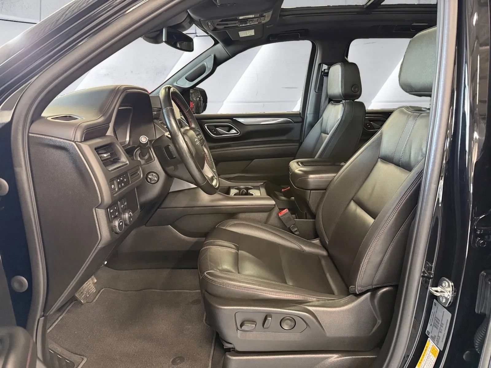 Used 2023 Chevrolet Suburban RST w/ Luxury Package AWD/4WD image 16