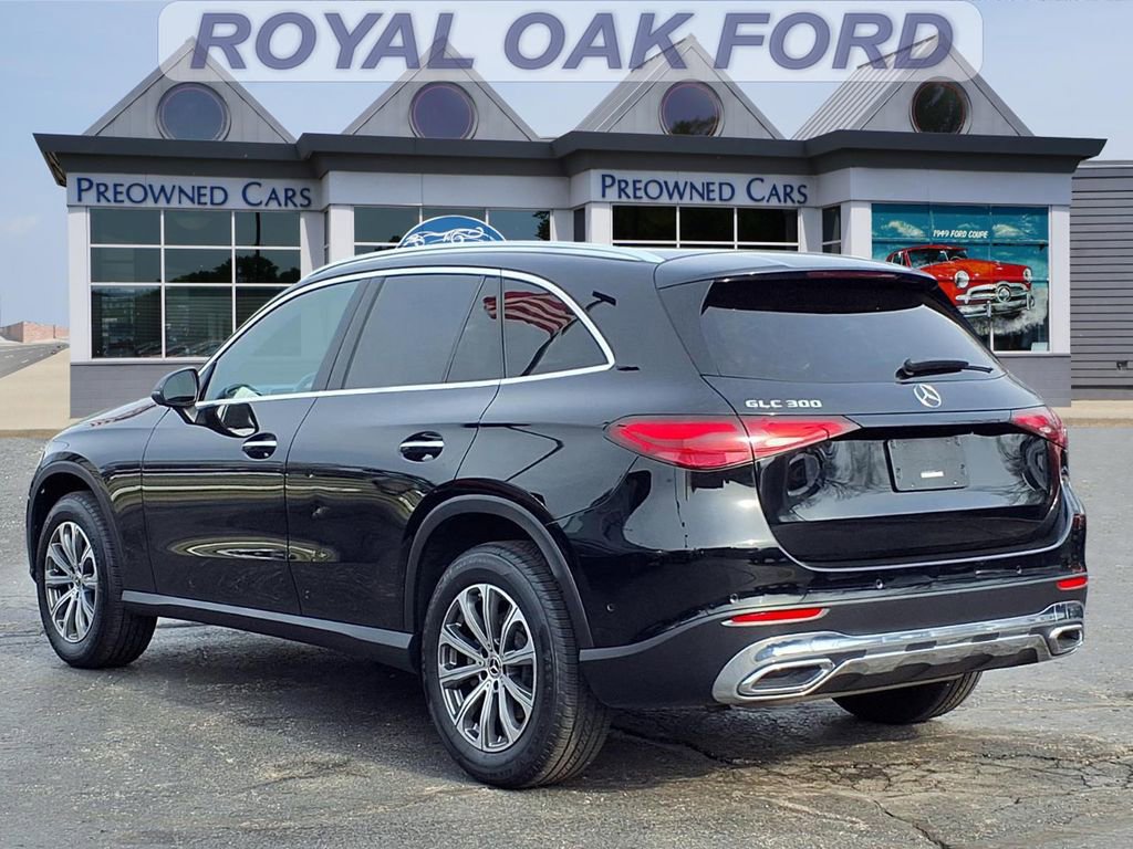 Used 2024 Mercedes-Benz GLC 300 image 2