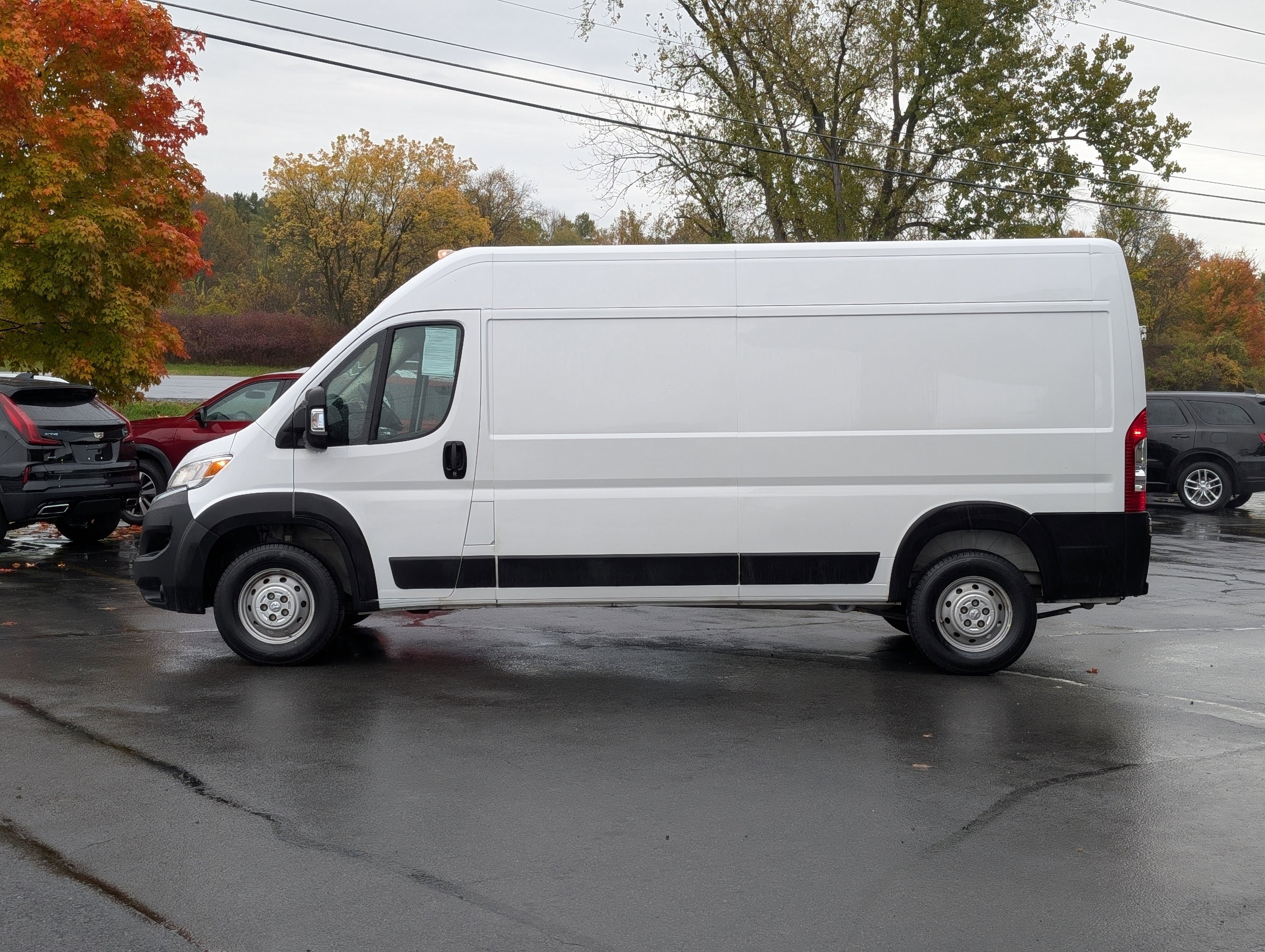 Used 2023 RAM ProMaster 2500 w/ Premium Appearance Group image 7
