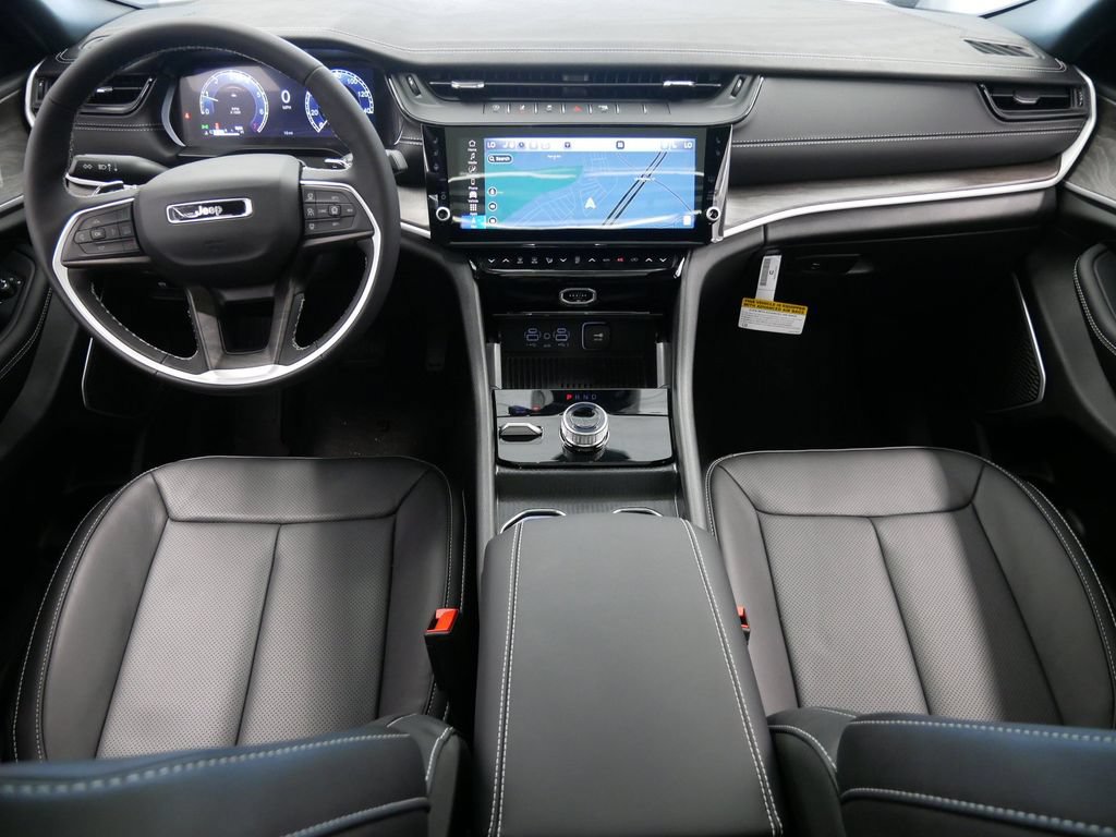 New 2027 Jeep Grand Cherokee Limited AWD/4WD image 17