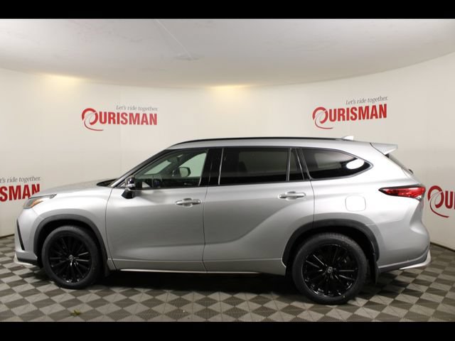 Used 2023 Toyota Highlander XSE AWD/4WD image 4
