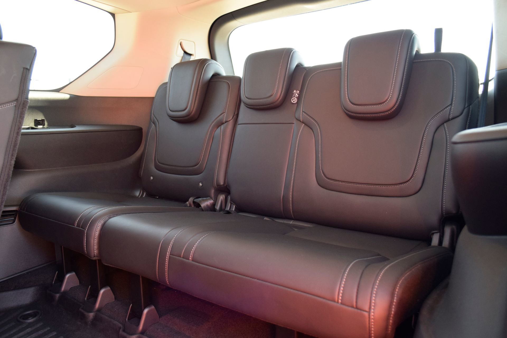 Used 2025 Nissan Armada SV RWD image 21