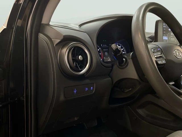 Used 2022 Hyundai Kona SEL FWD image 31