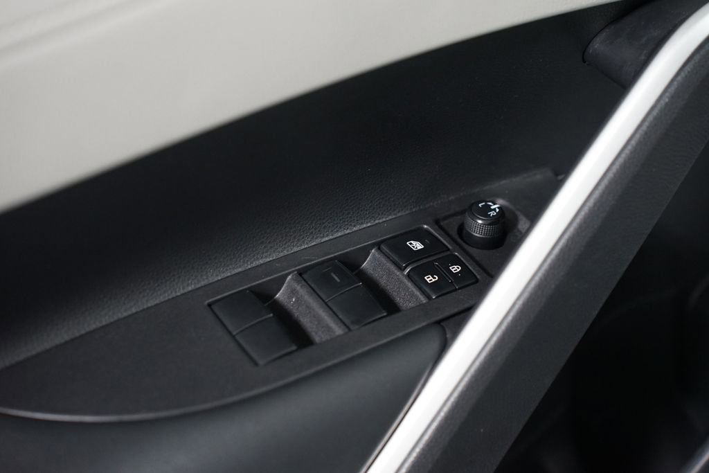 Certified 2024 Toyota Corolla Cross L image 28