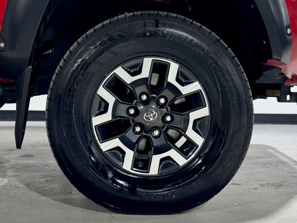 Used 2018 Toyota Tacoma TRD Off-Road image 30