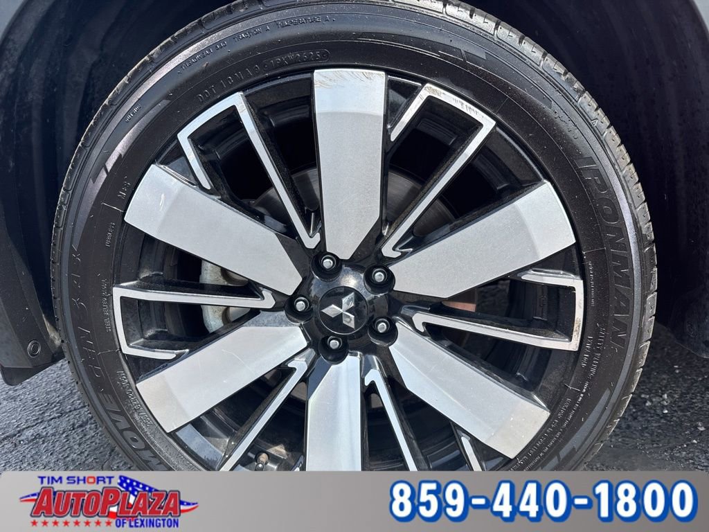 Used 2025 Mitsubishi Outlander AWD image 5