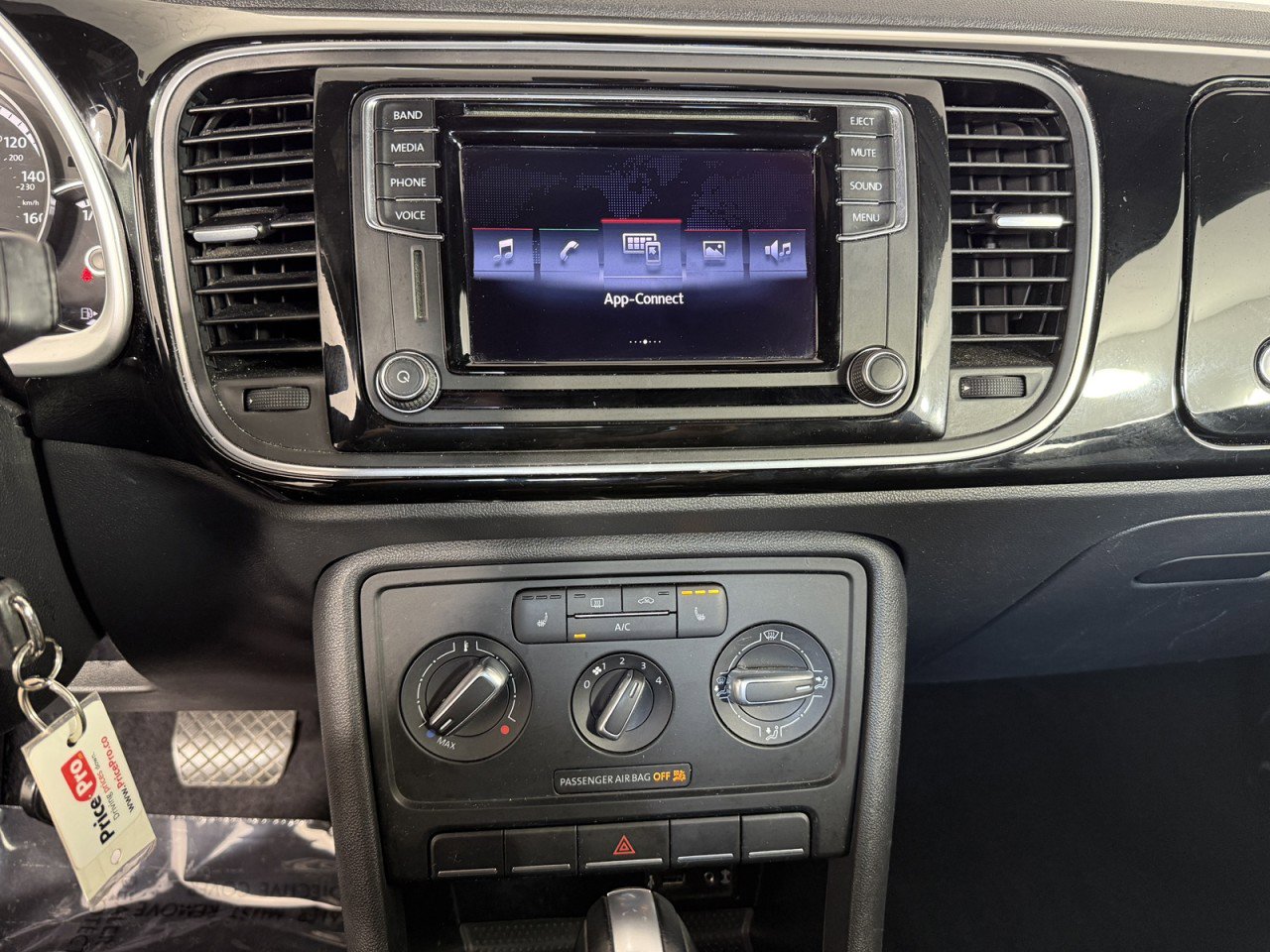 Used 2016 Volkswagen Beetle 1.8T SE image 18