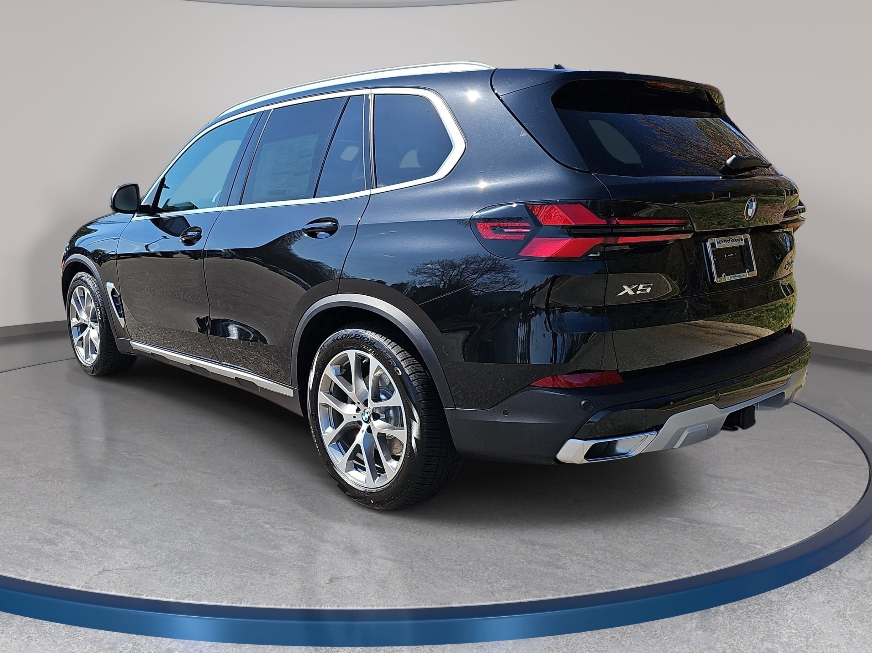 New 2026 BMW X5 xDrive40i w/ Off-Road Package AWD/4WD image 7