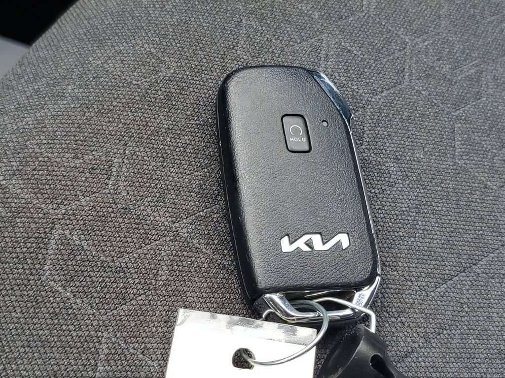 Used 2025 Kia Seltos S FWD image 31