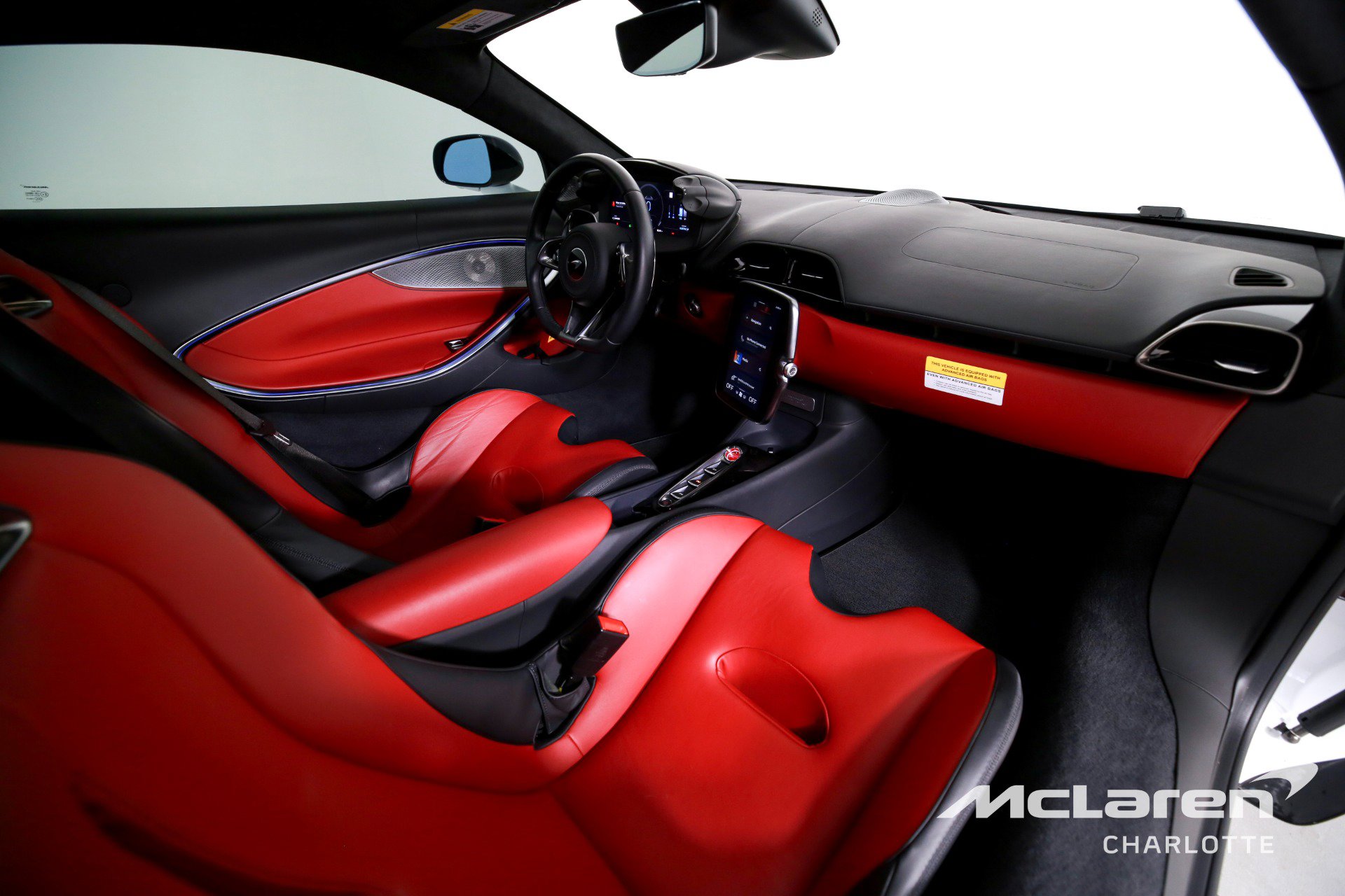 Used 2024 McLaren Artura image 20