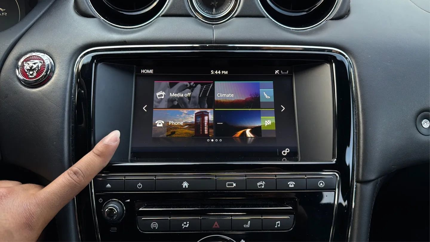 Used 2016 Jaguar XJ L Portfolio RWD image 16