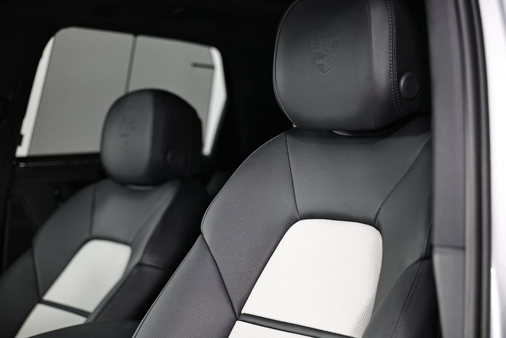 New 2026 Porsche Cayenne S AWD/4WD image 22