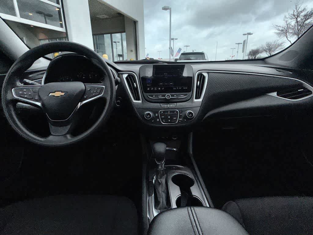 Used 2024 Chevrolet Malibu LT FWD image 17