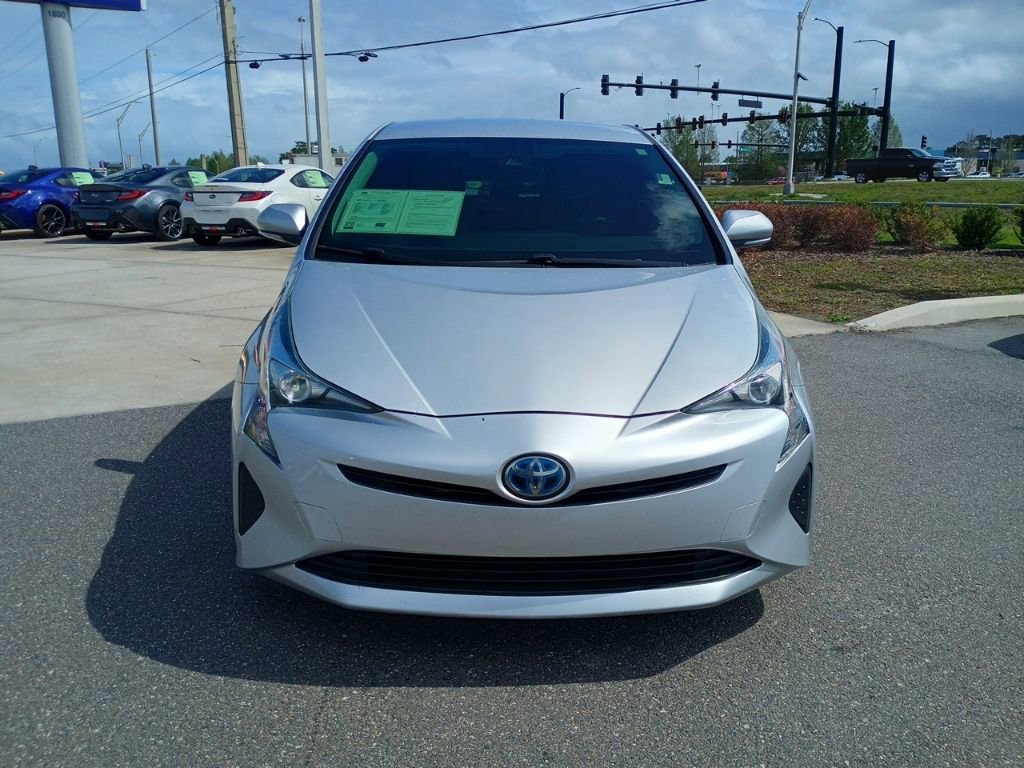 Used 2018 Toyota Prius Two FWD image 2