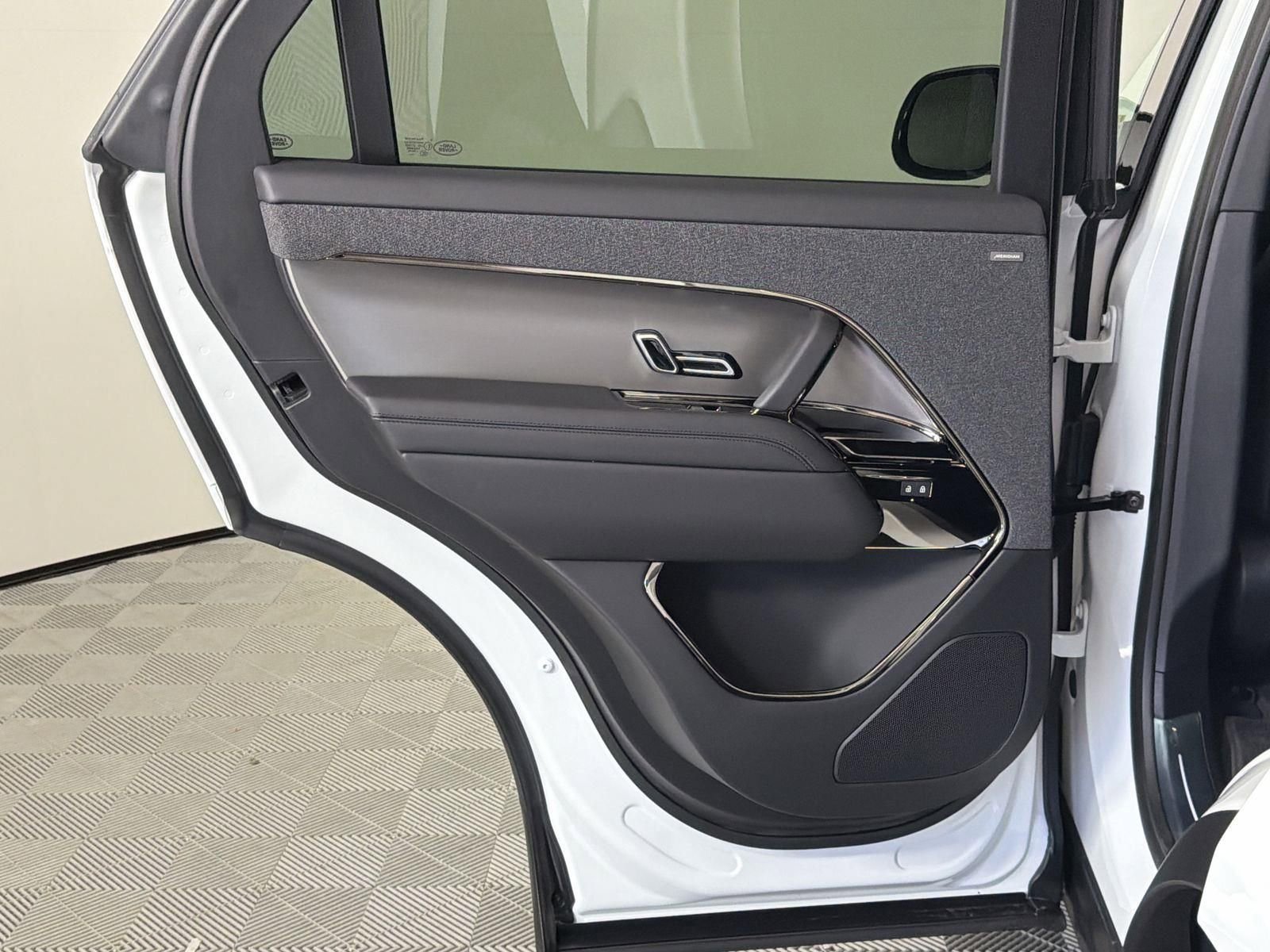 New 2026 Land Rover Range Rover Sport SE image 26