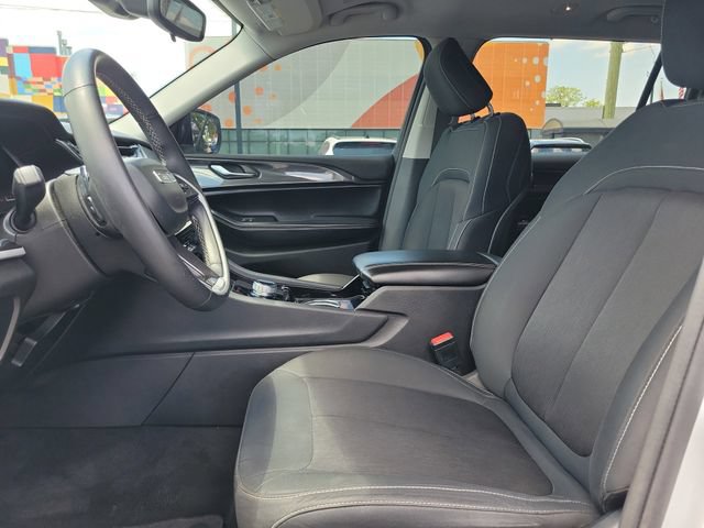 Used 2022 Jeep Grand Cherokee L Laredo w/ Luxury Tech Group I AWD/4WD image 22