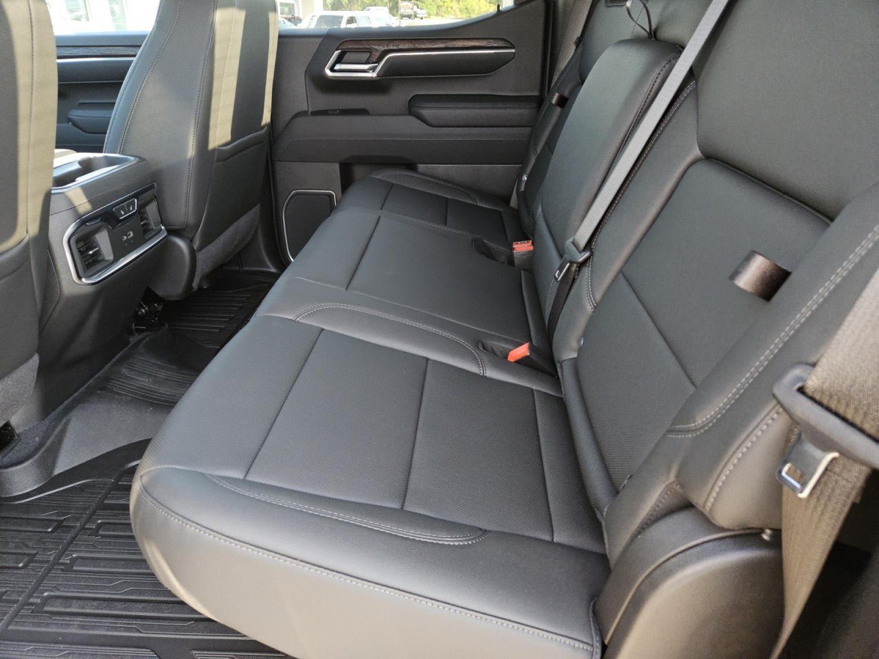 New 2026 GMC Sierra 1500 SLT AWD/4WD image 25