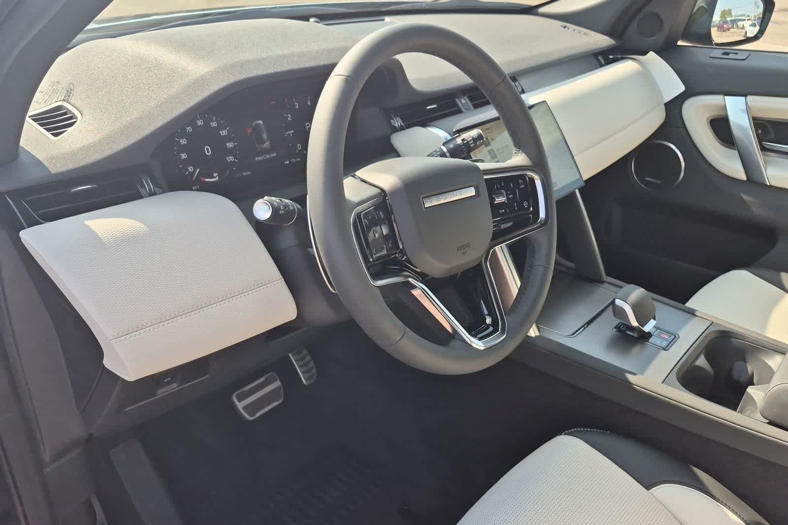 New 2026 Land Rover Discovery Sport Landmark AWD/4WD image 2