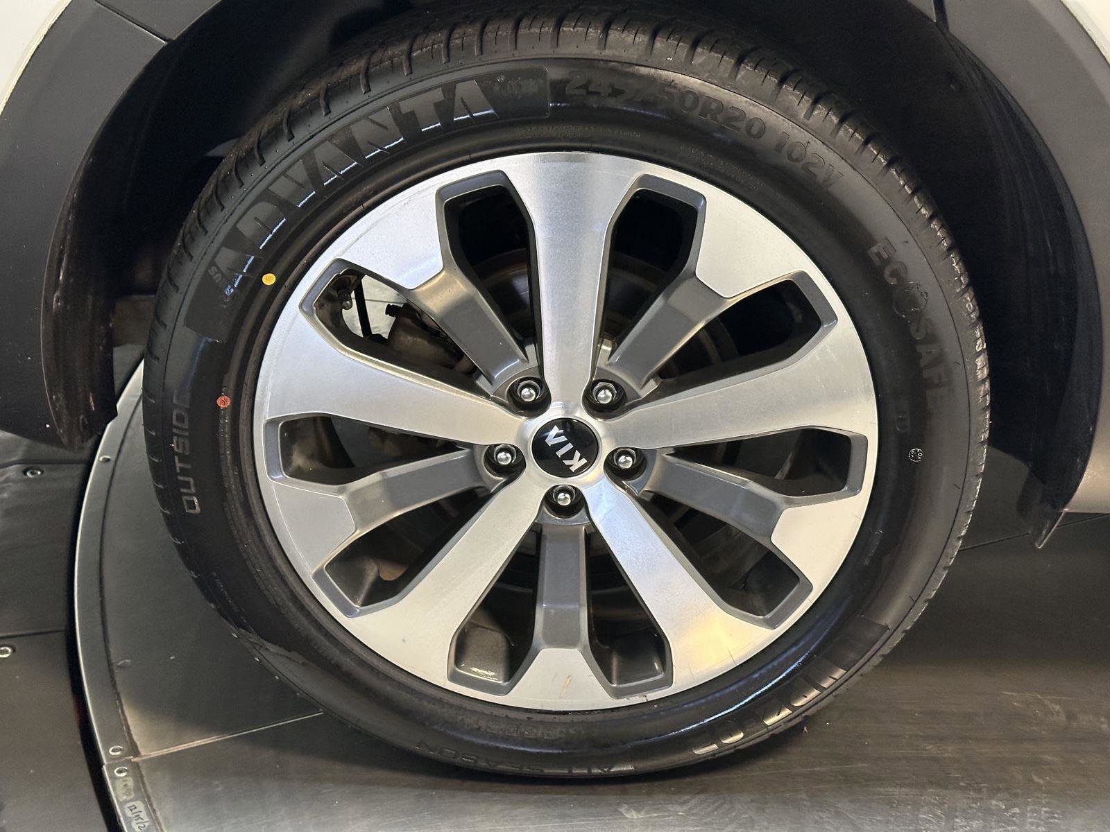 Used 2020 Kia Telluride S image 16