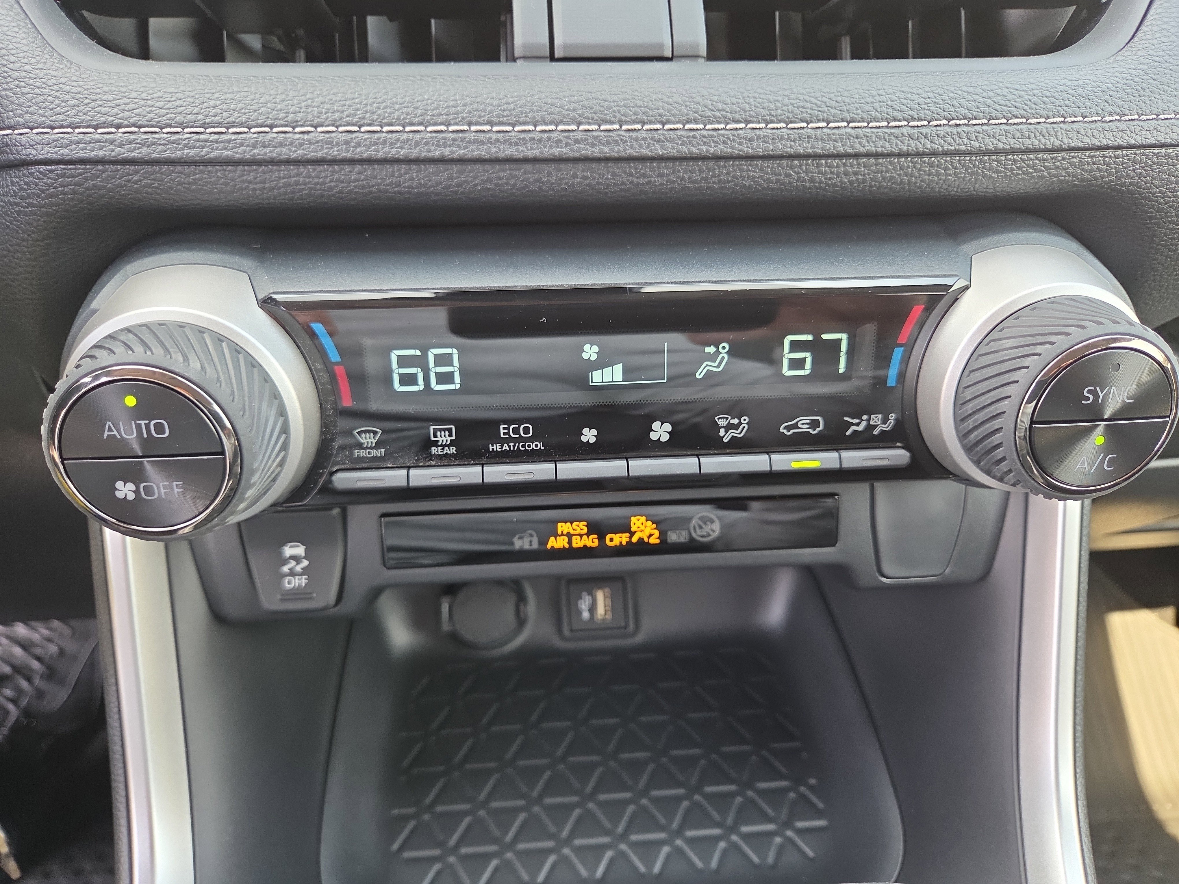 Certified 2025 Toyota RAV4 LE image 27