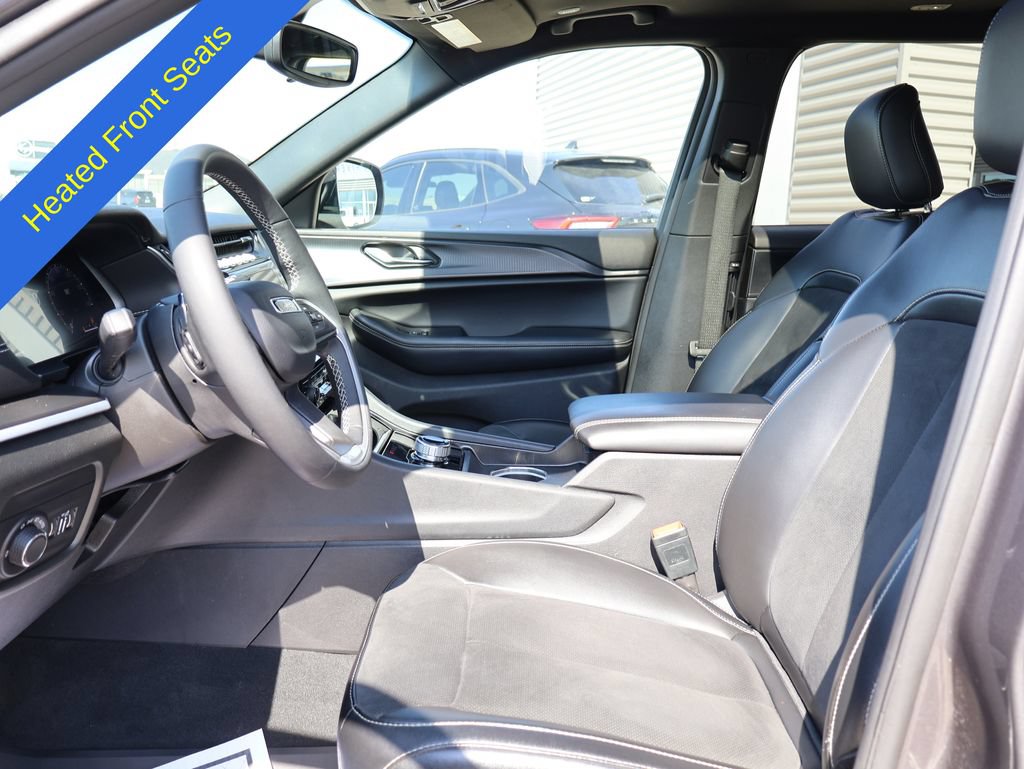 Used 2024 Jeep Grand Cherokee L Altitude AWD/4WD image 24