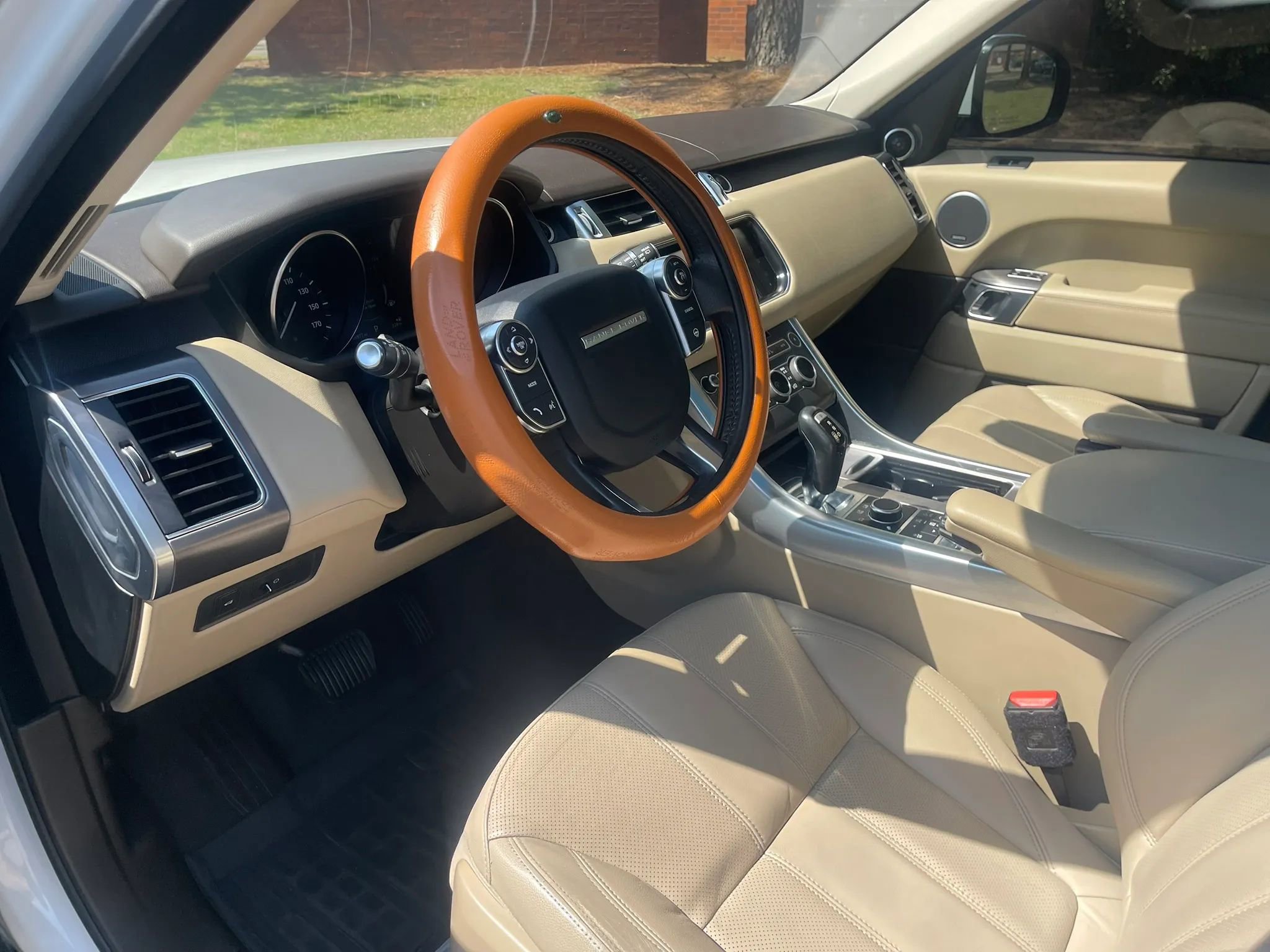 Used 2016 Land Rover Range Rover Sport SE image 11