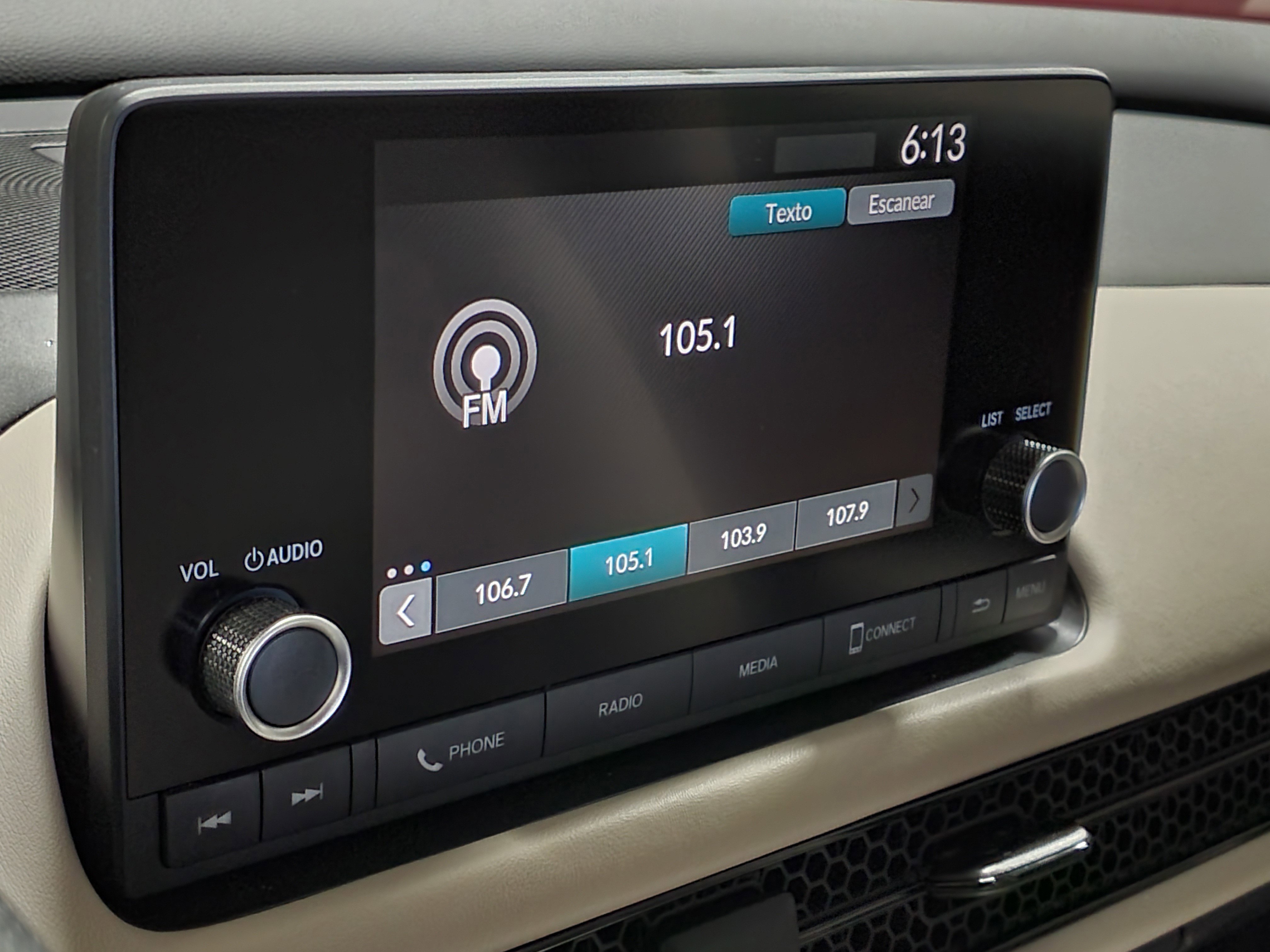 Certified 2024 Honda HR-V LX image 29