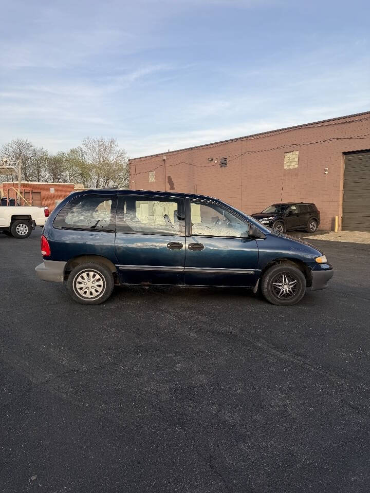 Used 2000 Plymouth Voyager FWD image 8