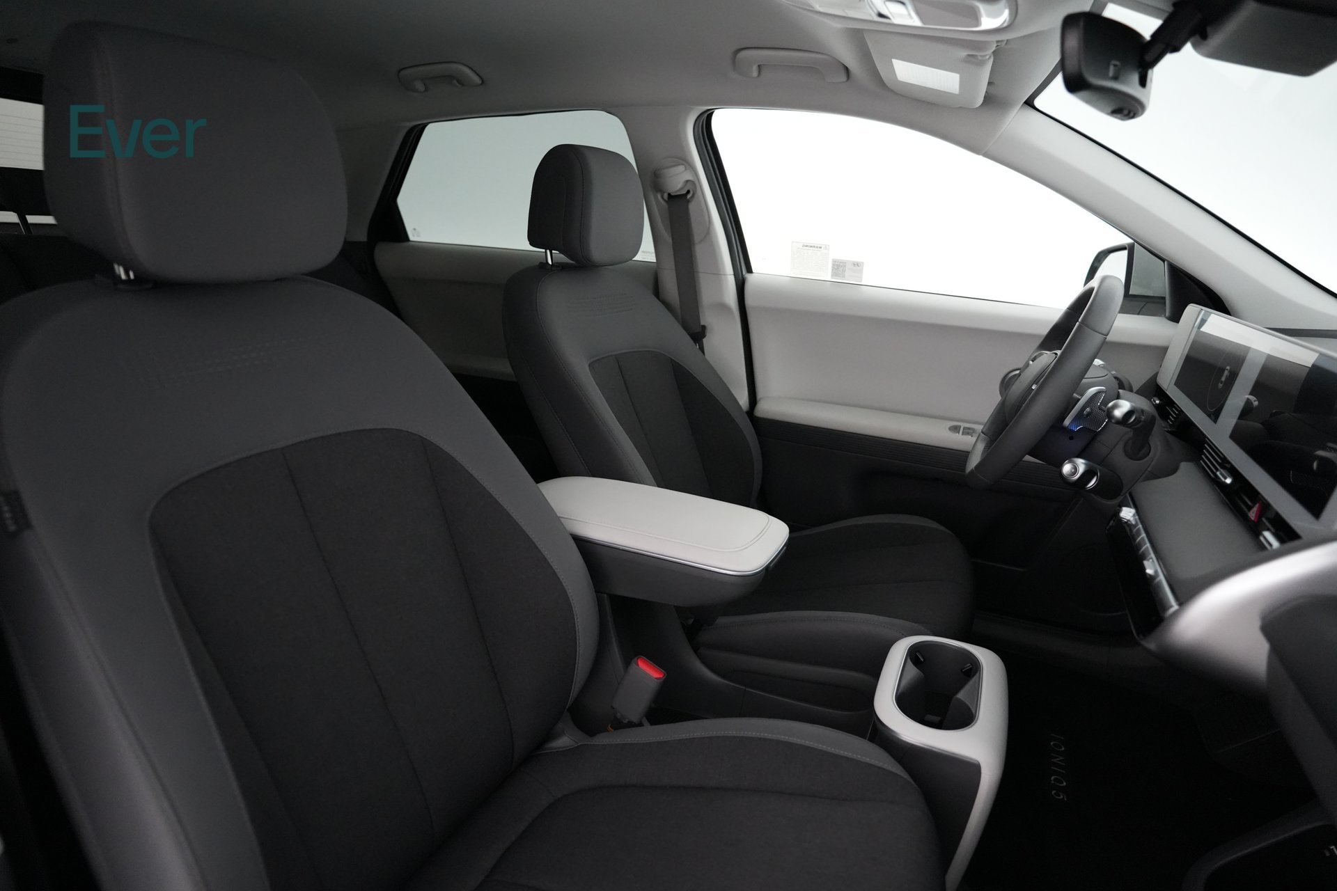 Used 2024 Hyundai Ioniq 5 SEL RWD image 21