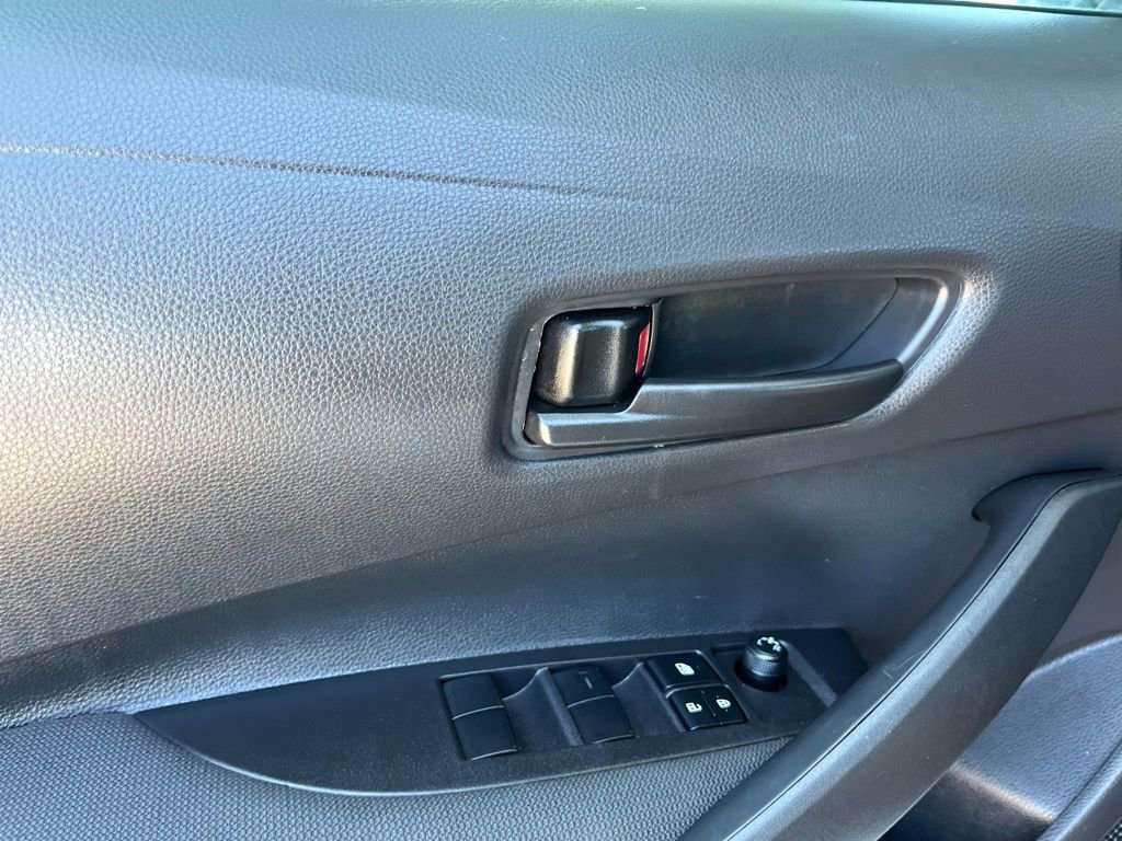 Used 2025 Toyota Corolla LE image 24
