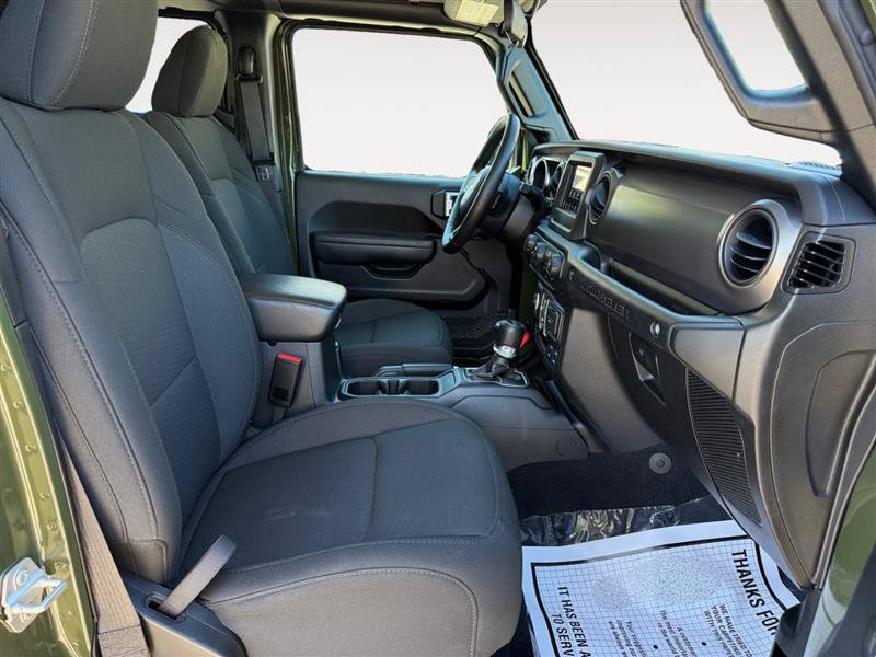 Used 2023 Jeep Wrangler Unlimited w/ Cold Weather Group AWD/4WD image 18