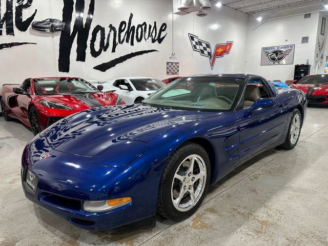 Used 2004 Chevrolet Corvette Coupe w/ Preferred Equipment Group RWD image 19